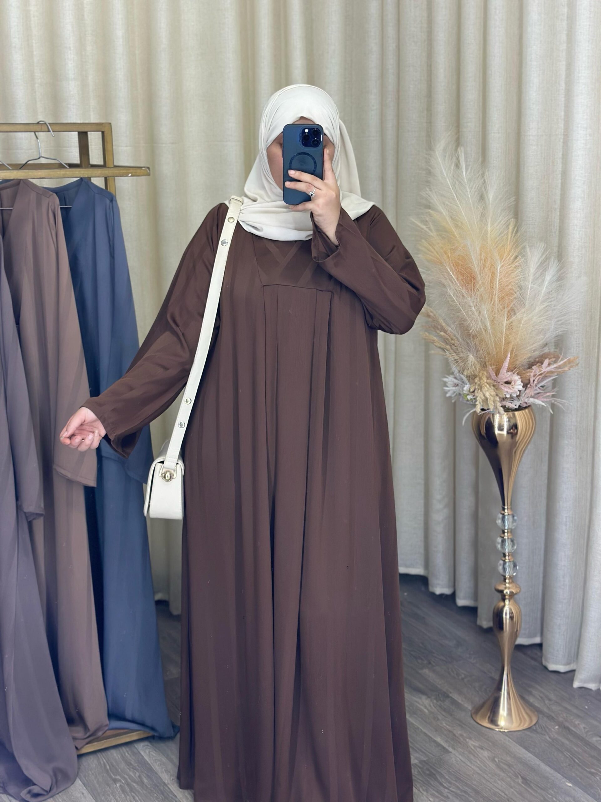 a87f06de-b6c7-4da4-8a5d-9e8eeb8f43d3-1