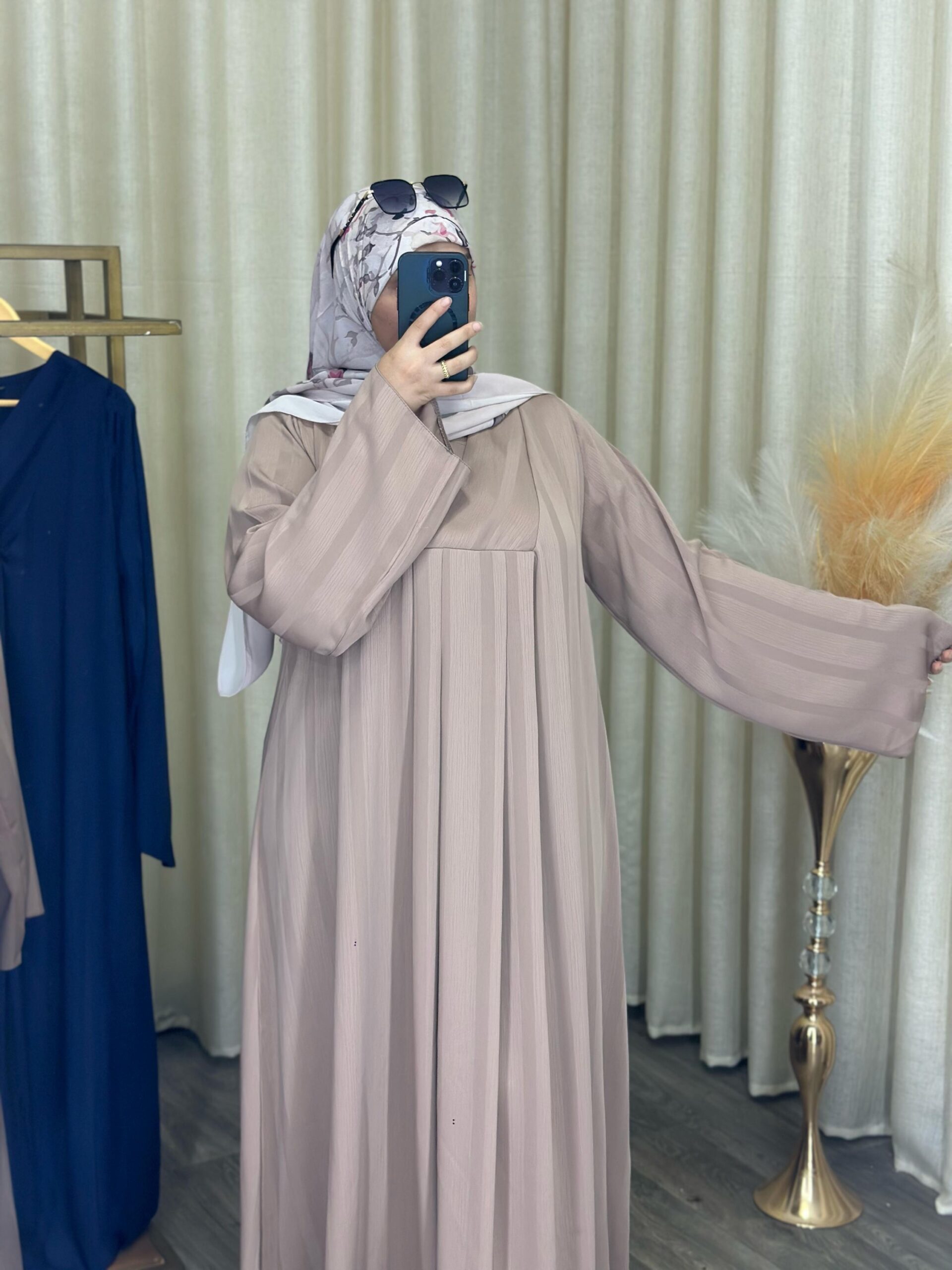 f53fe9b0-bd76-4b8f-aac8-f0de59492b0d-1-3