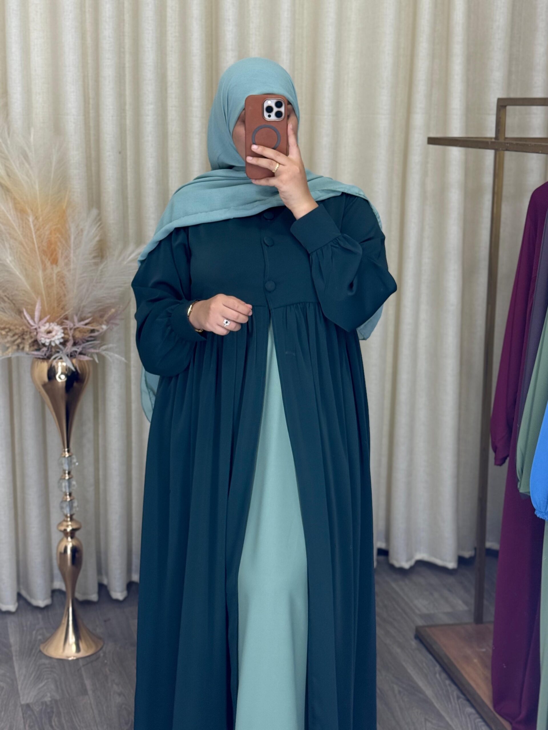 e6074159-f657-4293-9aa4-63598adcc968-2